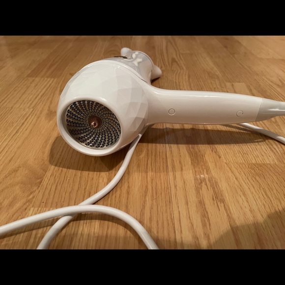 T3 Blowdryer - Picture 2 of 2